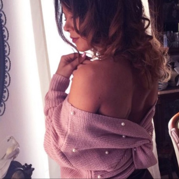 💕Super Cute Pink Pearl Twist Cross Sweater - Picture 3 of 8